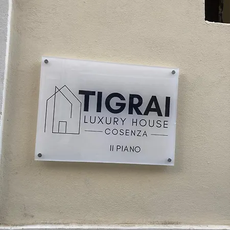 아파트 Tigrai Luxury *